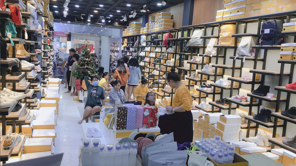 giayBOM - Trải nghiệm mua giày uy tín, đẳng cấp 5 sao dành cho khách hàng - 1 giayBOM - Trải nghiệm mua giày uy tín, đẳng cấp 5 sao dành cho khách hàng - 1