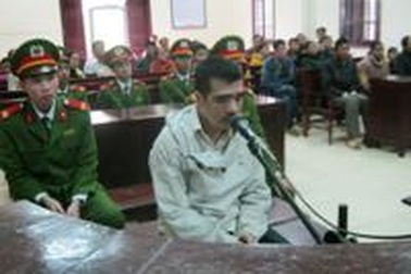 Đánh bạn vỡ sọ vì... chia tiền công không đều