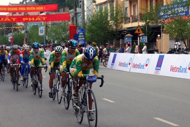 Kịch tính vòng đua tính điểm quanh TP Điện Biên Phủ 