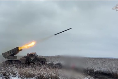 Pháo phản lực BM-21 Nga khai hỏa vào vị trí Ukraine ở Bakhmut