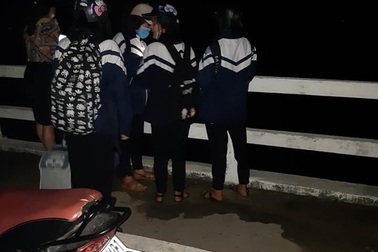 Sau câu hỏi “nhảy cầu có chết không”, nam sinh lao mình xuống sông