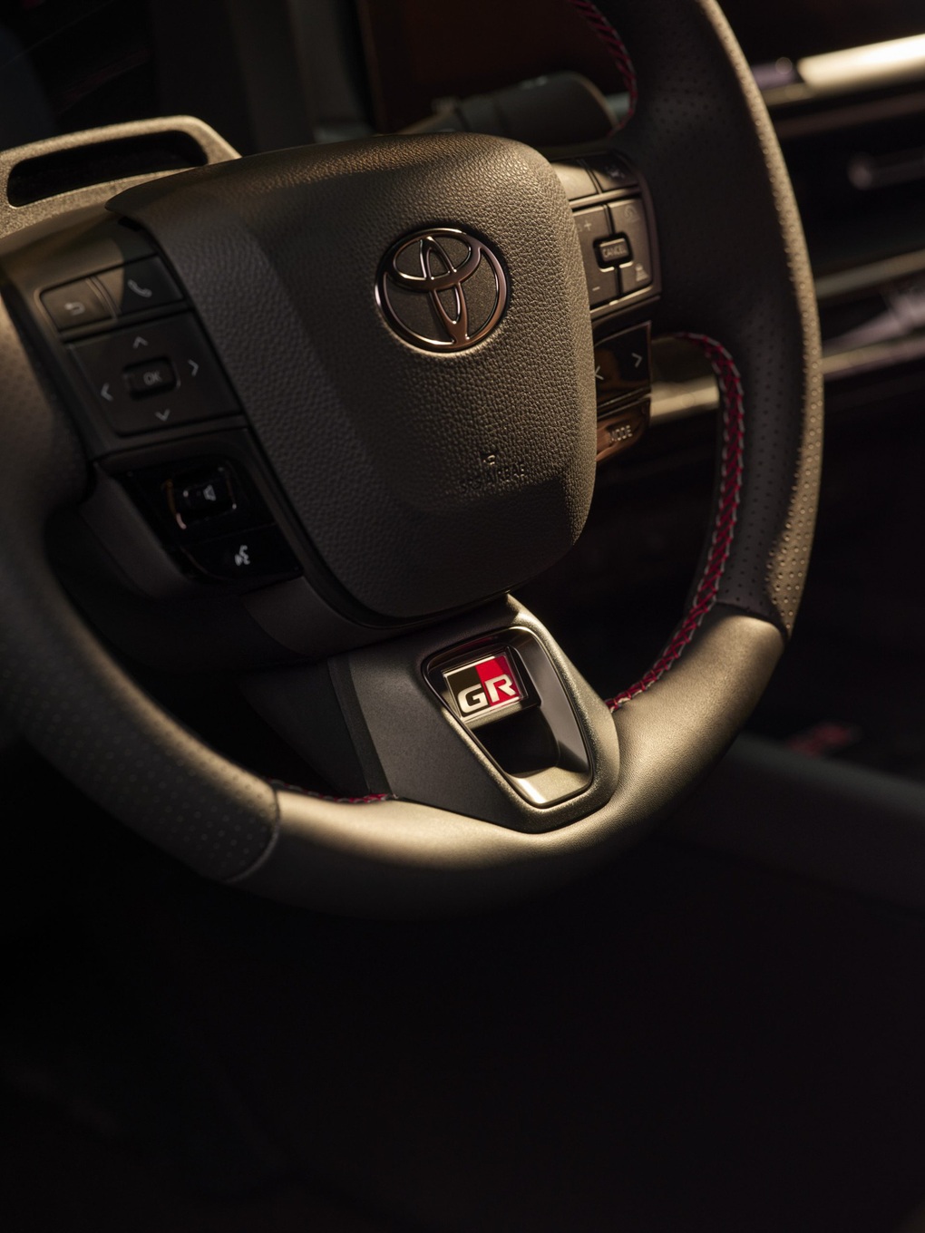 Toyota C-HR thế hệ mới trình làng, tăng áp lực cạnh tranh lên Honda HR-V - 11 Toyota C-HR thế hệ mới trình làng, tăng áp lực cạnh tranh lên Honda HR-V - 11