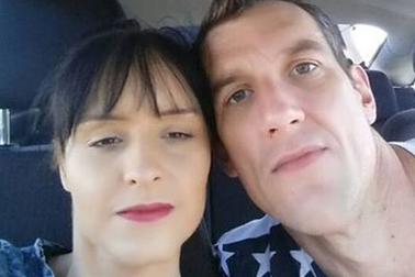 Đào mồ trở về sau khi bị vị hôn phu chôn sống