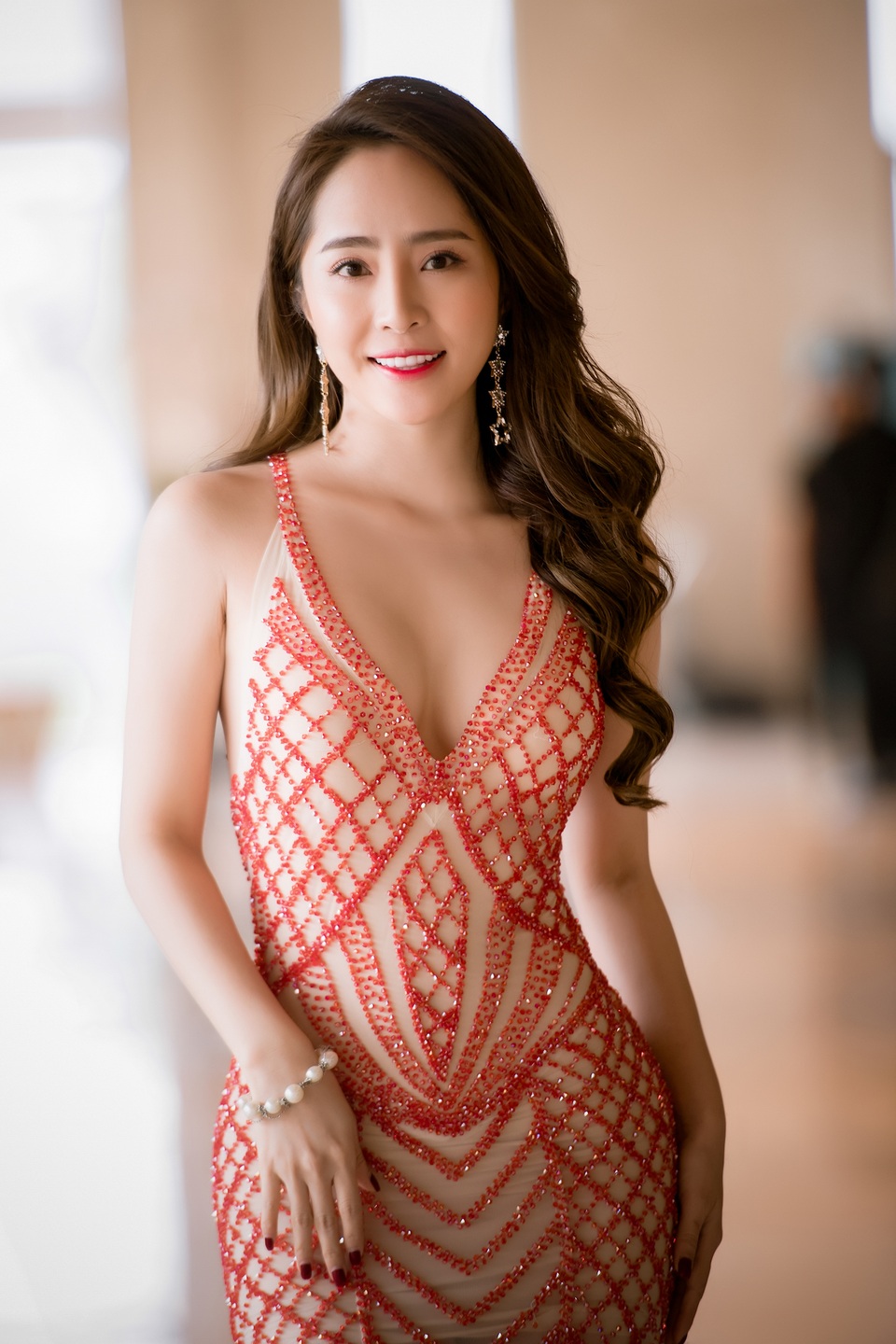 Công khai nâng ngực, Quỳnh Nga nóng bỏng bên “người tình” Việt Anh - 4 Công khai nâng ngực, Quỳnh Nga nóng bỏng bên “người tình” Việt Anh - 4