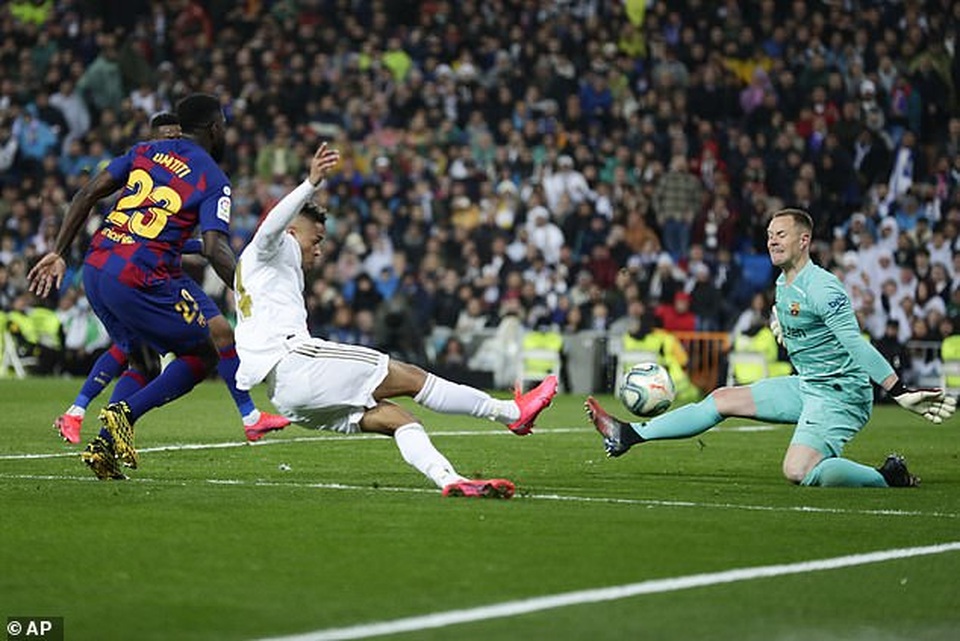 Bắt chước C.Ronaldo, “sao trẻ” của Real Madrid vạm vỡ trông thấy - 3 Bắt chước C.Ronaldo, “sao trẻ” của Real Madrid vạm vỡ trông thấy - 3