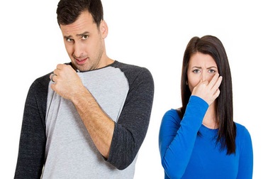 Mẹo khử mùi ẩm mốc quần áo hiệu quả vào ngày mưa phùn