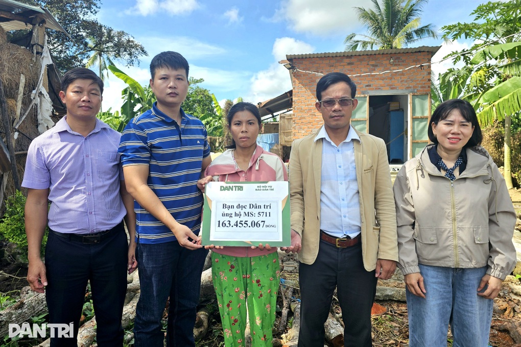 Hơn 180 triệu đồng đến với người mẹ đơn thân bệnh tật vất vả nuôi 2 con nhỏ - 1 Hơn 180 triệu đồng đến với người mẹ đơn thân bệnh tật vất vả nuôi 2 con nhỏ - 1