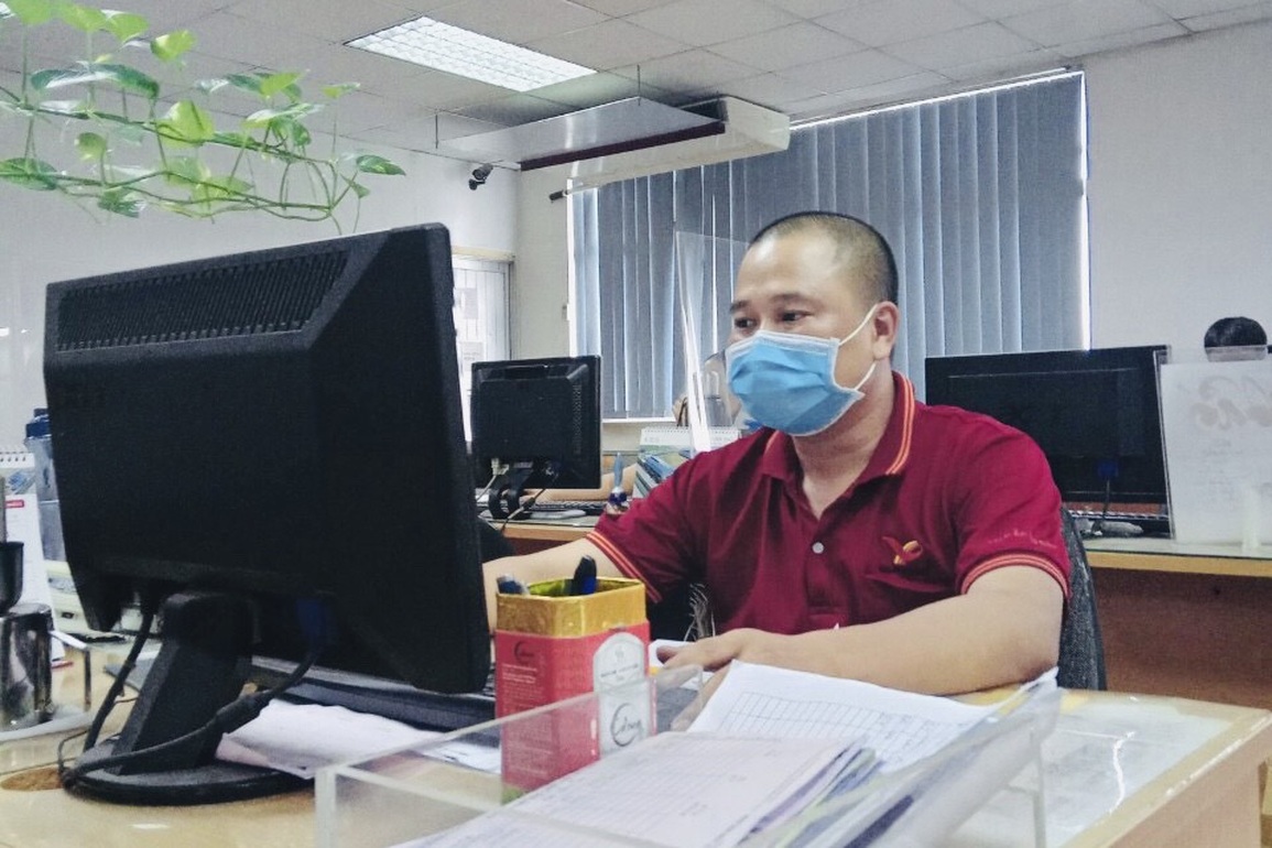 Hỗ trợ việc nhẹ, thu nhập ổn định cho công nhân bị cụt tay, chân - 3 Hỗ trợ việc nhẹ, thu nhập ổn định cho công nhân bị cụt tay, chân - 3