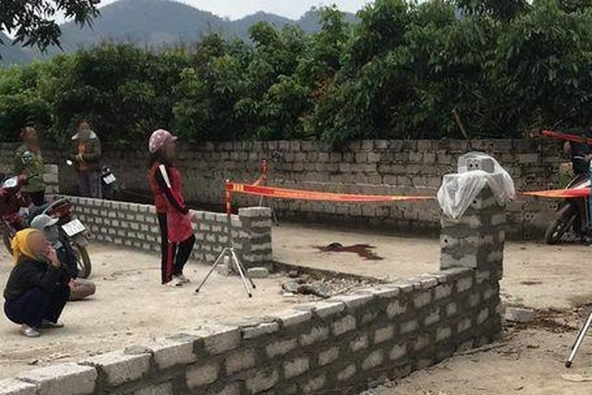 Nổ súng bắn đôi vợ chồng hàng xóm thương vong rồi tự sát - 1 Nổ súng bắn đôi vợ chồng hàng xóm thương vong rồi tự sát - 1