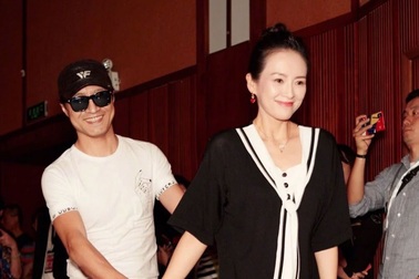 Vợ chồng Chương Tử Di rạng ngời hạnh phúc bên nhau