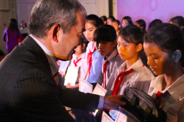 200 học sinh nghèo hiếu học tỉnh Đồng Nai nhận học bổng