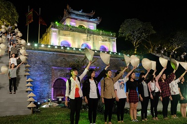 Hé lộ những hình ảnh đầu tiên trong Festival Áo dài Hà Nội 2016