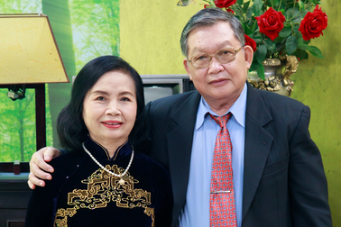 Chuyện tình vượt khói lửa chiến tranh của cựu chiến binh và cô hàng xóm