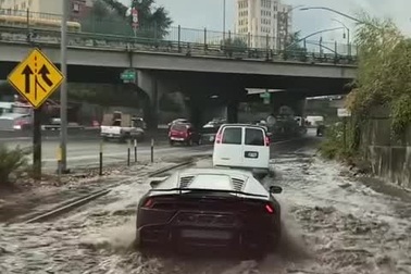 Siêu xe lội nước và cái kết khiến nhiều người "đau lòng"