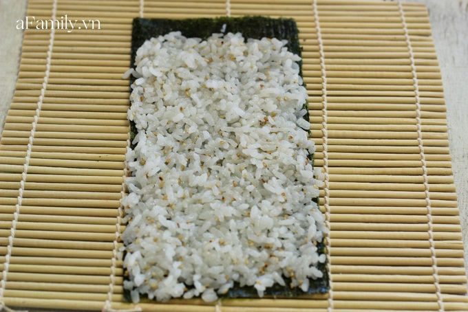 Từ khi tôi làm sushi hình hoa, con chịu ăn cơm nhiều hơn hẳn! - Ảnh 8. Từ khi tôi làm sushi hình hoa, con chịu ăn cơm nhiều hơn hẳn! - Ảnh 8.