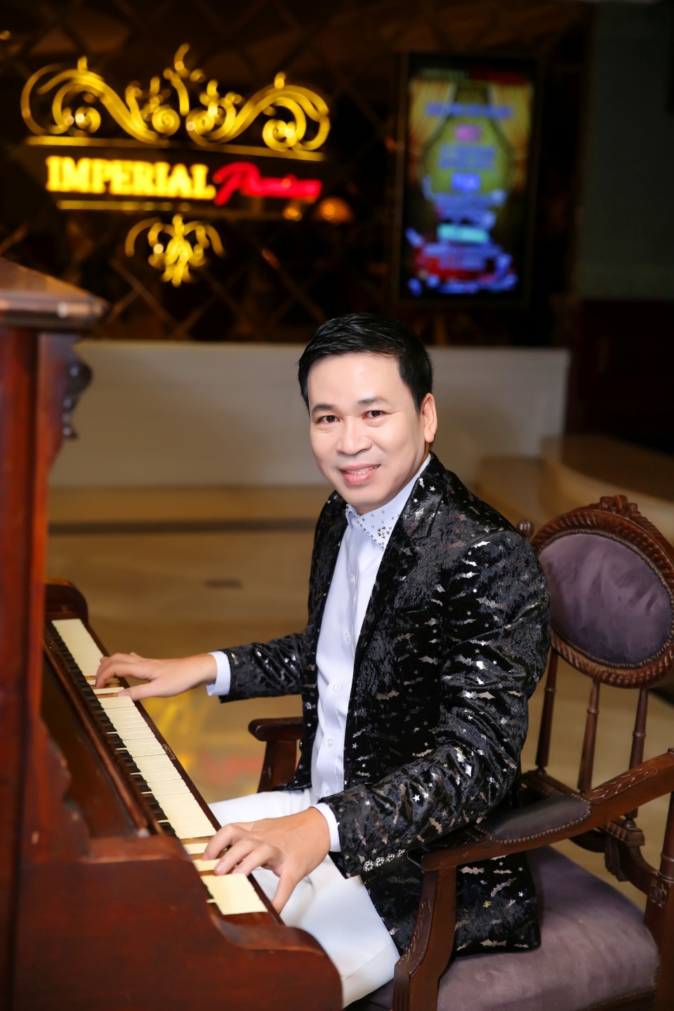 Michael Lang trở lại trường cũ và làm điều ý nghĩa - 5 Michael Lang trở lại trường cũ và làm điều ý nghĩa - 5
