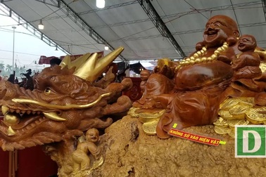 Tượng rùa dát vàng được làm từ gỗ nu quý hiếm, giá 600 triệu của đại gia Thái Bình