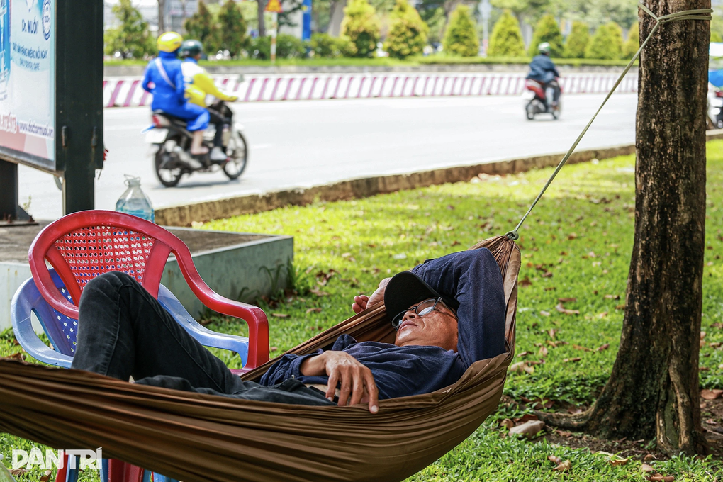 Nam Bộ có vài nơi nắng nóng gay gắt 39 độ C trong tháng 4 - 2 Nam Bộ có vài nơi nắng nóng gay gắt 39 độ C trong tháng 4 - 2