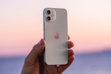 Apple ngừng sản xuất iPhone 12 Mini vì quá ế ẩm