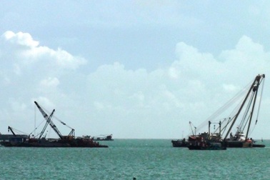 Bắt đầu trục vớt tàu Trường Hải Star