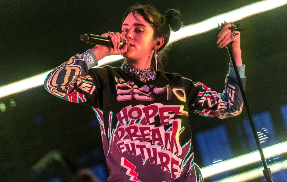 Singer Billie Eilish's brain was destroyed because she was... addicted to porn - 5