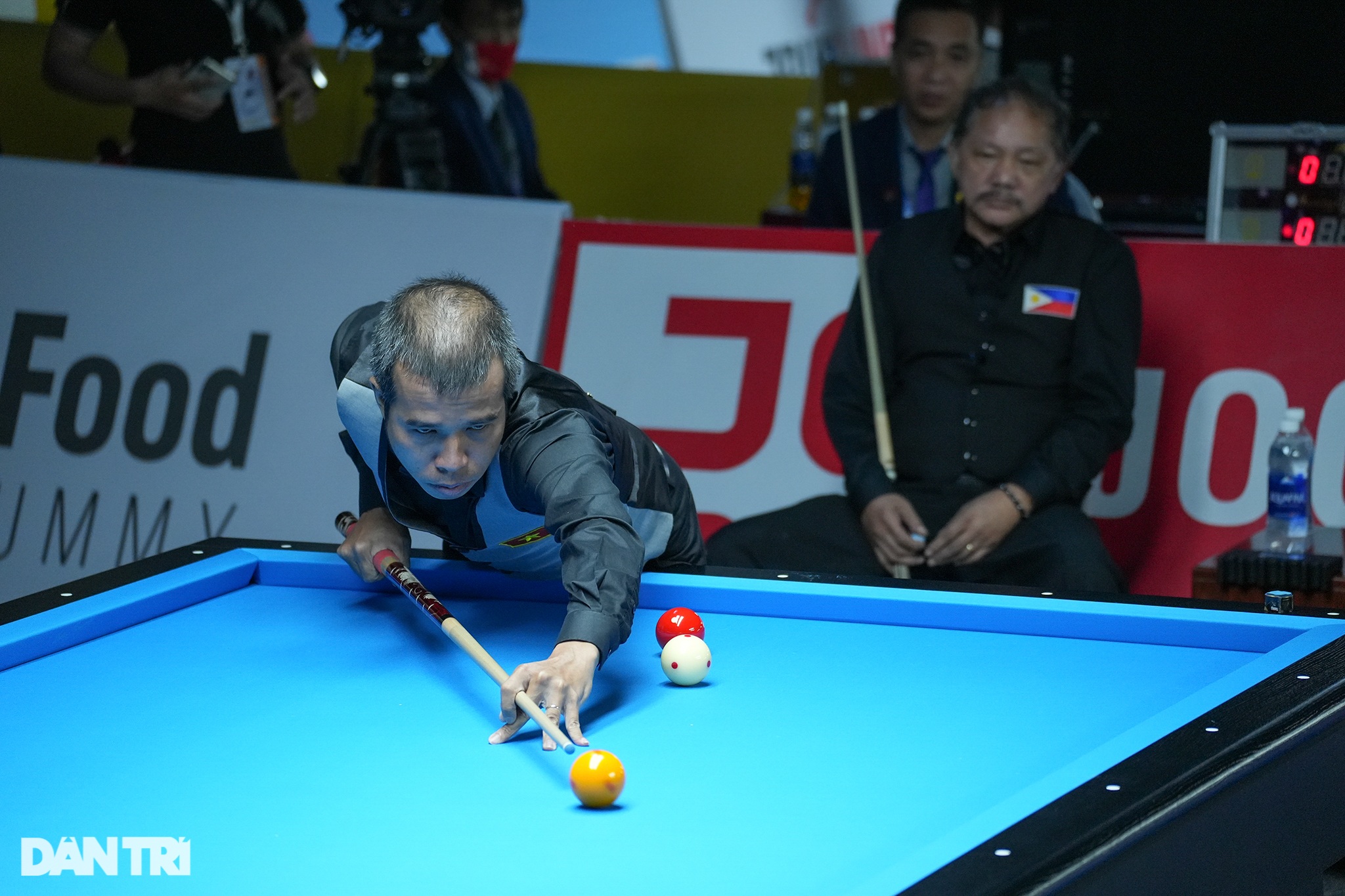 Khoảnh khắc huyền thoại Efren Reyes thua cơ thủ top 3 thế giới của Việt Nam - 3 Khoảnh khắc huyền thoại Efren Reyes thua cơ thủ top 3 thế giới của Việt Nam - 3
