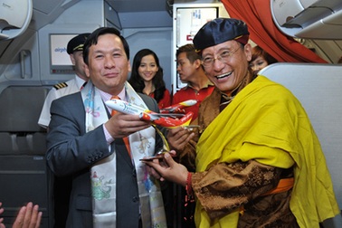 Đức Pháp vương Gyalwang Drukpa cầu phước lành cho VietJet