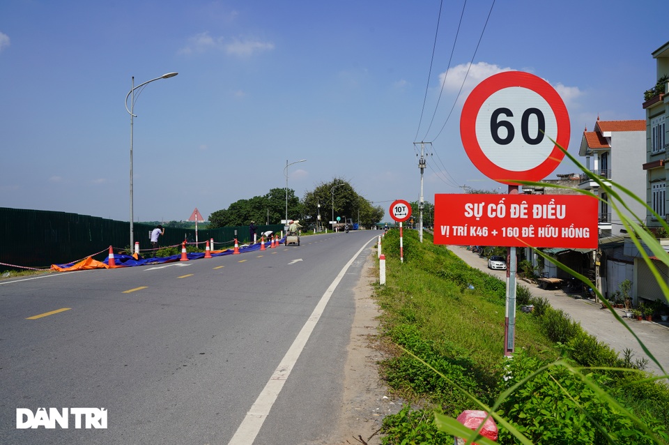Hà Nội: Thi công nhà máy nước gây nứt lún đê, nhà dân trước mùa mưa bão - 8 Hà Nội: Thi công nhà máy nước gây nứt lún đê, nhà dân trước mùa mưa bão - 8