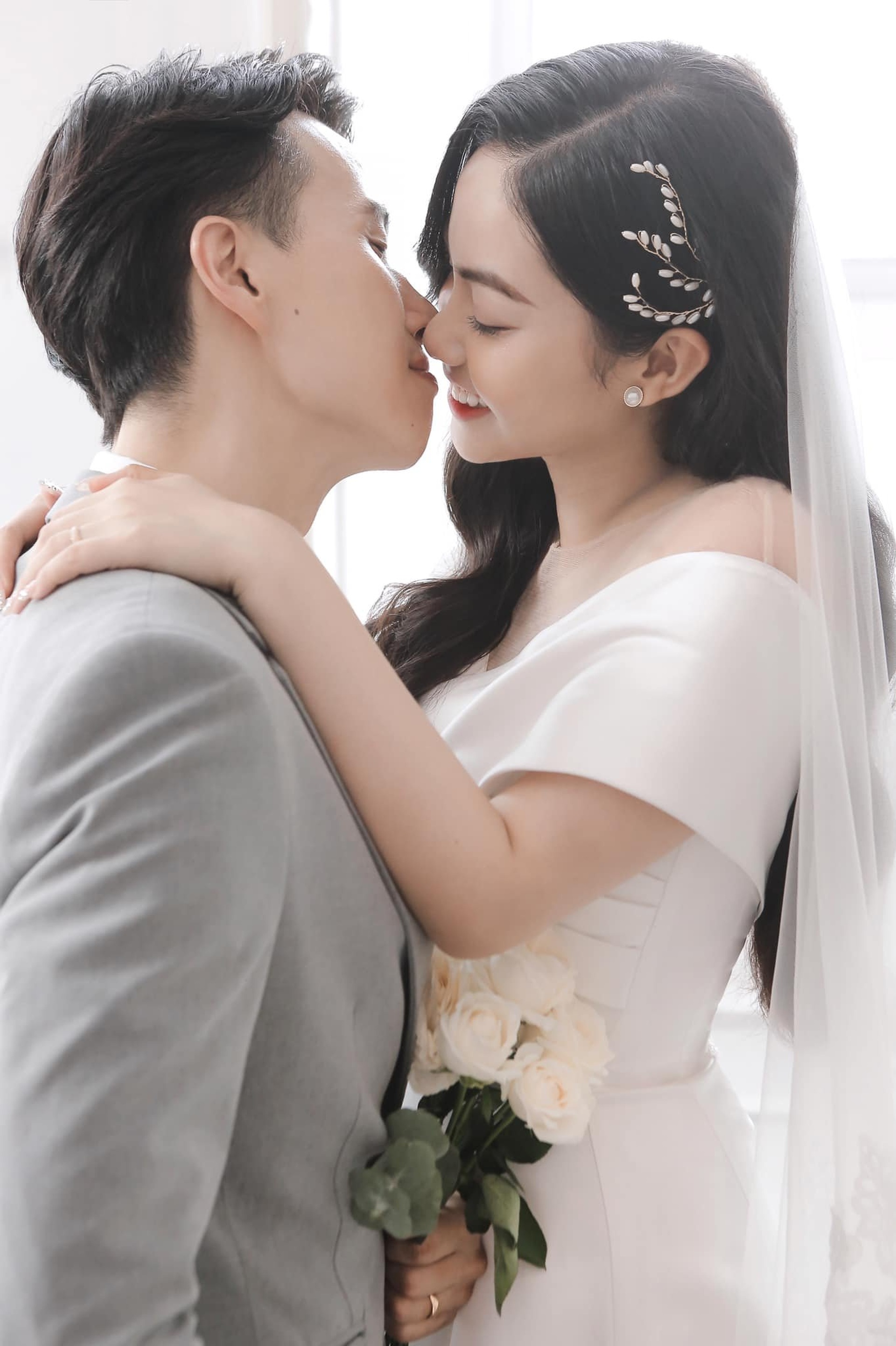 Nữ sinh Việt khiến chàng trai Hàn quyết lấy khi đụng độ trên máy bay - 5 Nữ sinh Việt khiến chàng trai Hàn quyết lấy khi đụng độ trên máy bay - 5