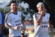 Messi nhận tin vui khi Sergio Aguero đồng ý gia nhập Barcelona