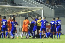 SHB Đà Nẵng thua “người anh em” Quảng Nam trong trận cầu hai thẻ đỏ