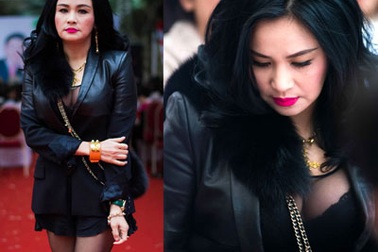 Diva Thanh Lam diện váy ngắn khoe đường cong nóng bỏng