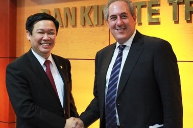 Trưởng Ban Kinh tế Trung ương làm việc với Đại diện Thương mại Mỹ