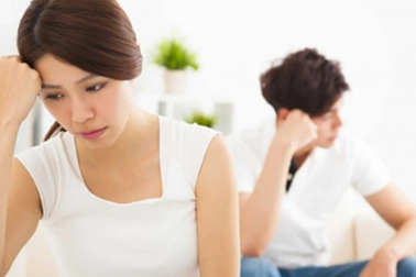 Thất bại trong chuyện "tìm con", phản ứng của nhà chồng khiến tôi đau khổ