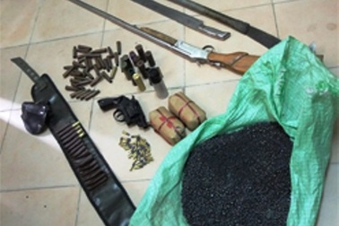 Mở cà phê đèn mờ tổ chức mại dâm, bán "hàng nóng"