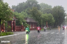Miền Trung hối hả chống bão Bualoi, nhiều nơi đã mưa to, ngập úng