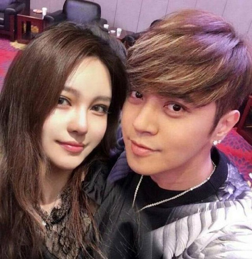 Nhan sắc nóng bỏng và gia thế “khủng” của bạn gái cũ La Chí Tường - 1 Nhan sắc nóng bỏng và gia thế “khủng” của bạn gái cũ La Chí Tường - 1