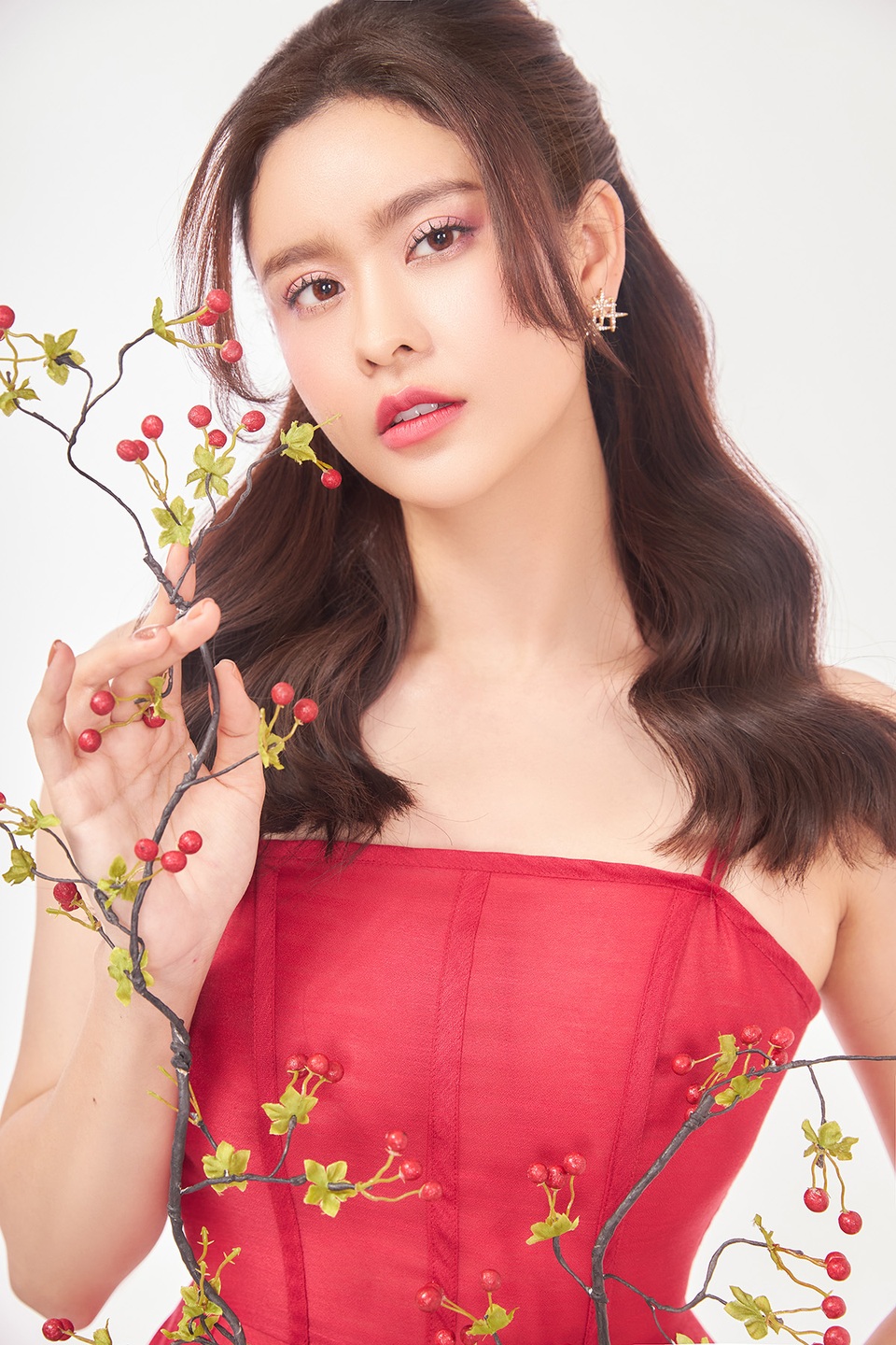 Con trai Trương Quỳnh Anh lớn phổng phao, chững chạc bên mẹ trong ảnh Tết - 7 Con trai Trương Quỳnh Anh lớn phổng phao, chững chạc bên mẹ trong ảnh Tết - 7