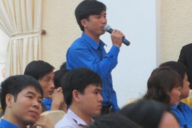 Đối thoại với Chủ tịch tỉnh: "Nóng" vấn đề việc làm cho thanh niên