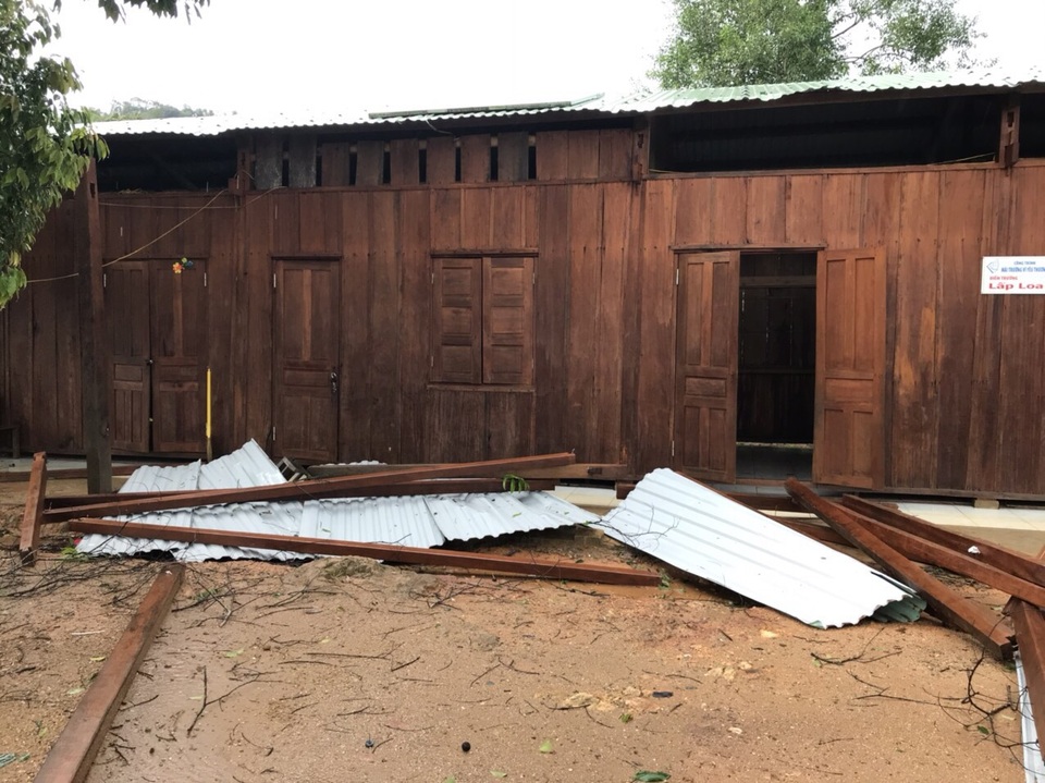 Bão giật tung mái trường, thầy trò Lấp Loa mơ lớp học kiên cố - 9