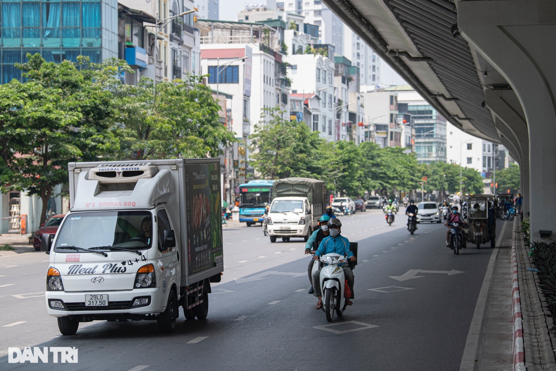 Điểm danh những cung đường có mái che dưới cái nắng hơn 40 độ C ở Hà Nội - 12