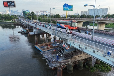 TPHCM lùi thời điểm cấm ô tô qua cầu Bình Triệu 1 đến 26/8