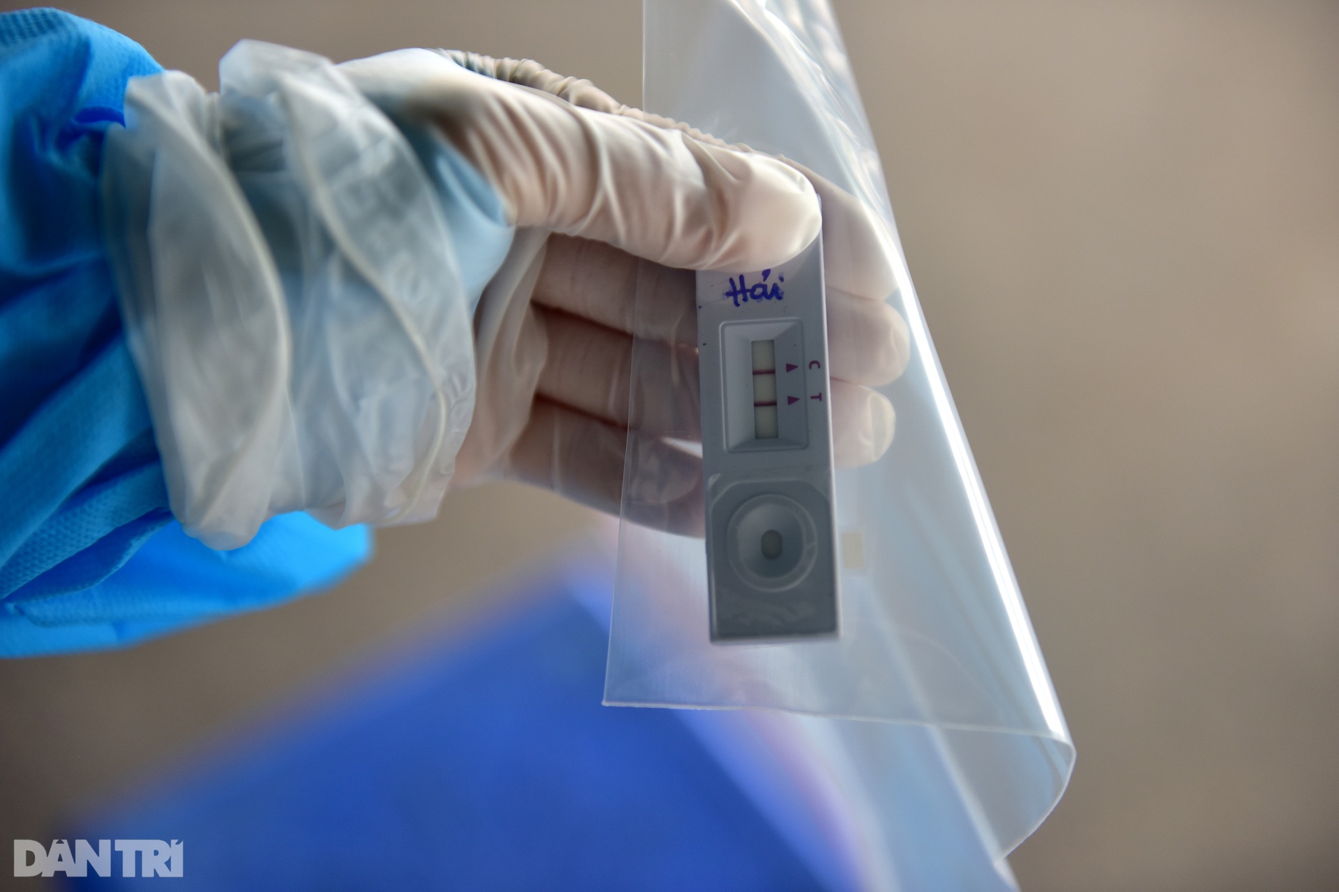 Bị test nhanh trên đường đi mua gạo, một người TPHCM dương tính SAR-CoV-2 - 9