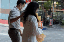 Thái Hòa tình cảm bên vợ kém 11 tuổi, nói gì về danh xưng "vua phòng vé"?