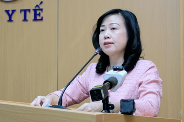 Quyền Bộ trưởng Y tế: "Nguy cơ dịch chồng dịch là hiện hữu"