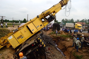 Chính thức thông đường sắt Bắc - Nam sau 1 ngày đêm tắc nghẽn