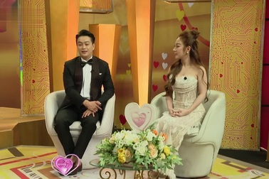 Titi HKT từng bị vợ kém tuổi cho "leo cây", nhắn tin không được trả lời