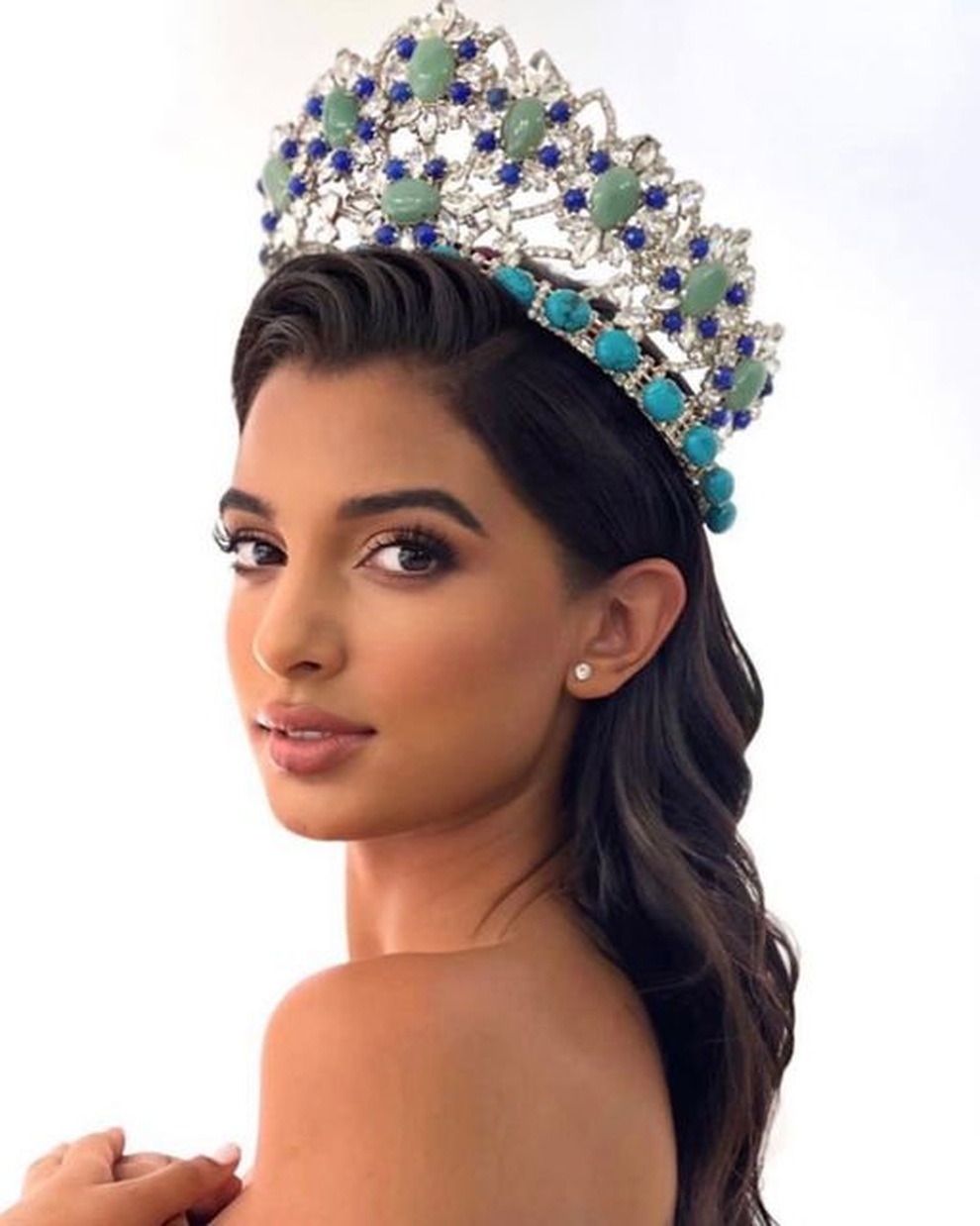 Nhan sắc bốc lửa của Hoa hậu Quốc tế Dominica - 7