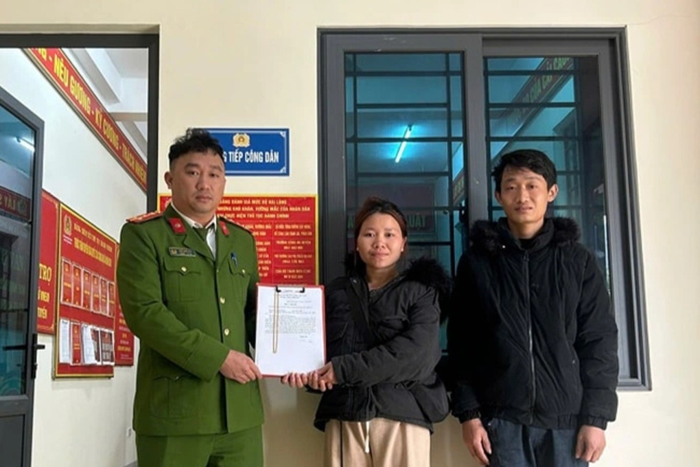 Người phụ nữ vùng cao nhờ công an tìm chủ nhân sợi dây chuyền vàng - 1 Người phụ nữ vùng cao nhờ công an tìm chủ nhân sợi dây chuyền vàng - 1