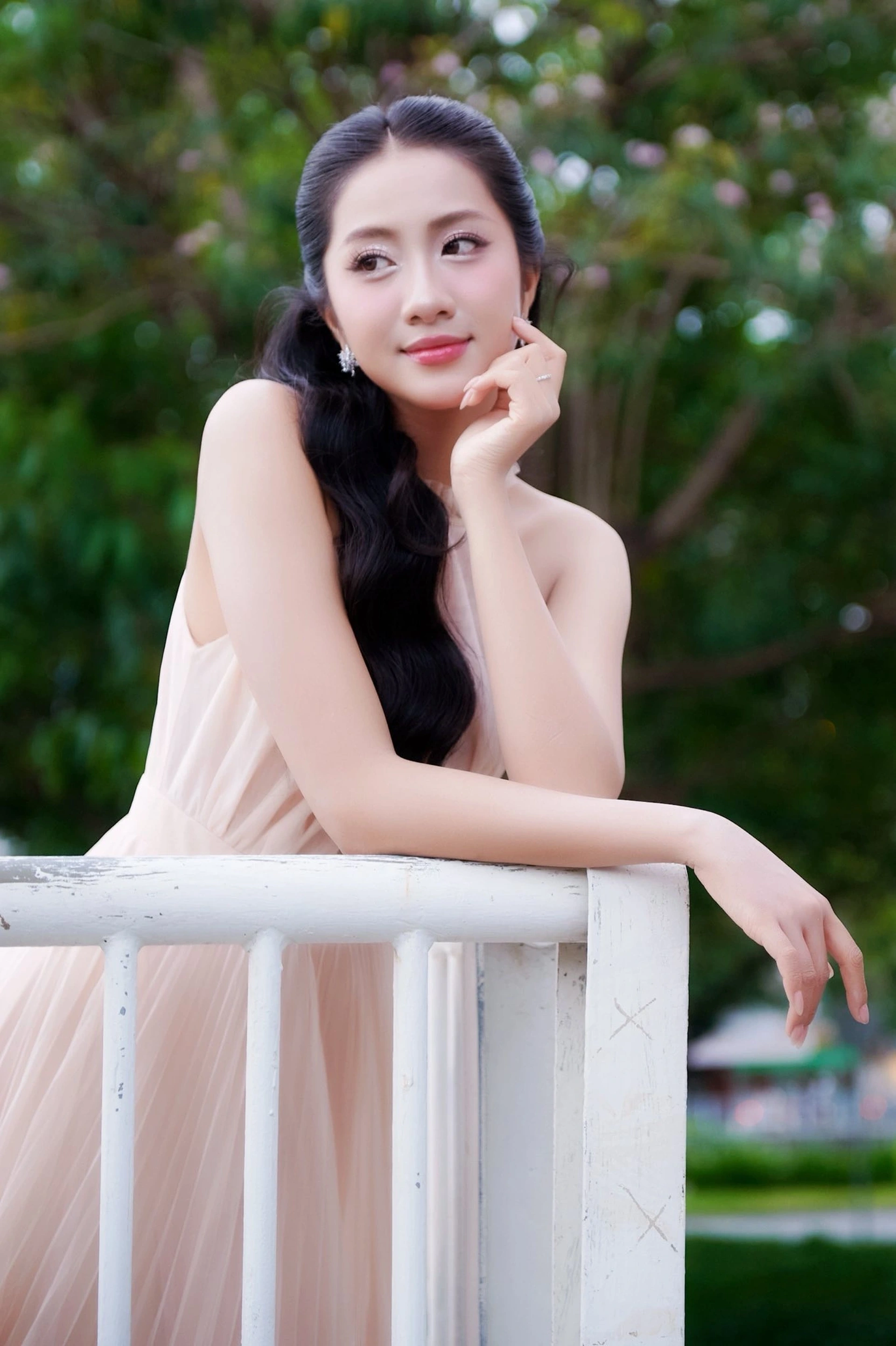 Hai hoa hậu đăng quang trong 2 ngày, cùng học một trường đại học - 3 Hai hoa hậu đăng quang trong 2 ngày, cùng học một trường đại học - 3